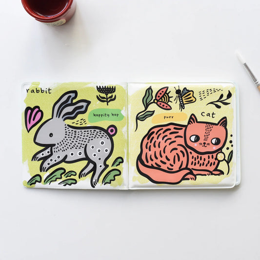 Wee Gallery Color Me: Who Loves Pets - kleurveranderend badboekje – Little Wannahaves
