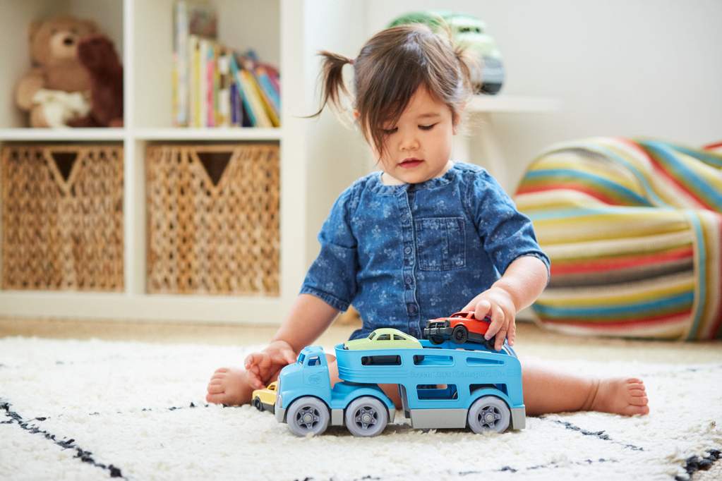 Green Toys Vrachtwagen met Oplegger en 3 Miniauto’s – Little Wannahaves
