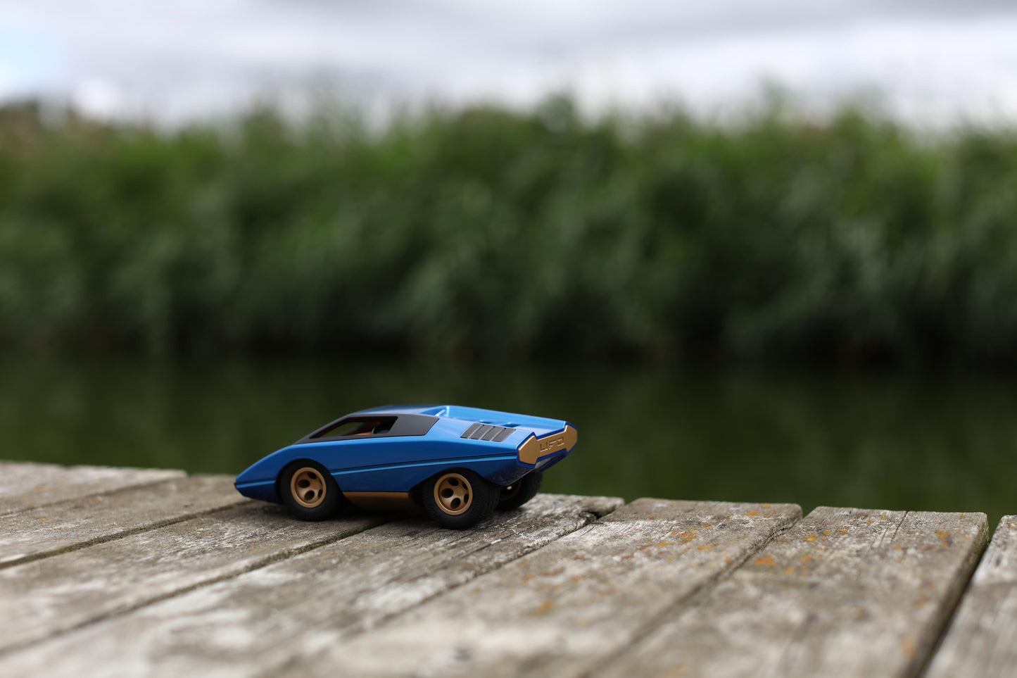 Playforever Speelgoedauto UFO Leonessa Blauw