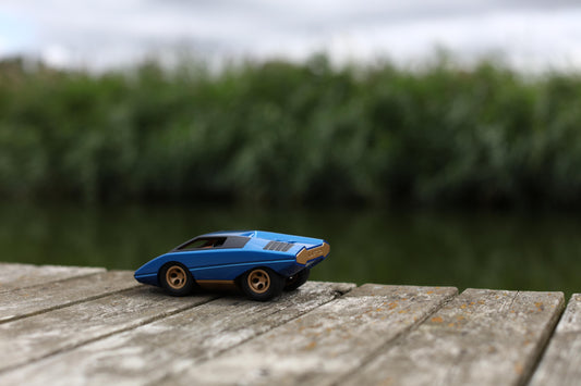 Playforever Speelgoedauto UFO Leonessa Blauw – Little Wannahaves