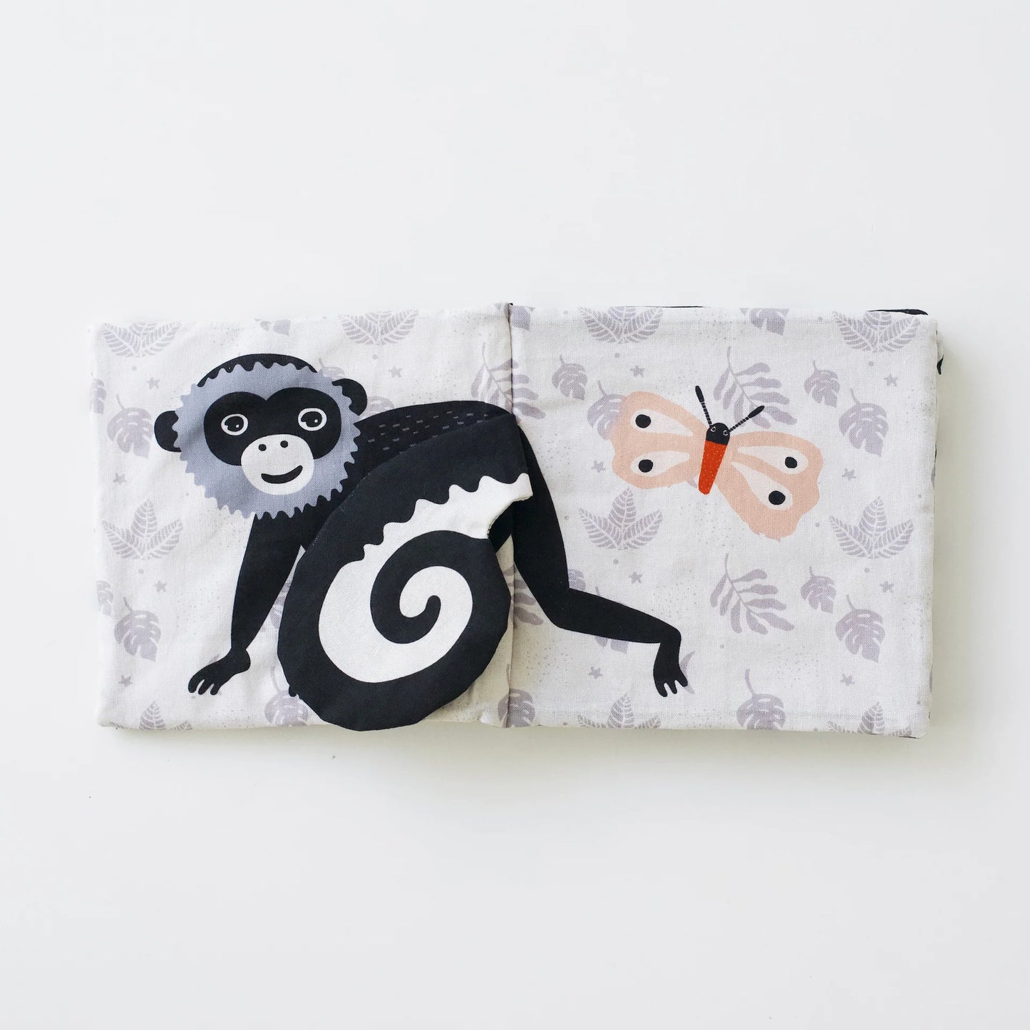 Wee Gallery Peek - a - Boo Jungle – zwart - wit knisperboekje – Little Wannahaves